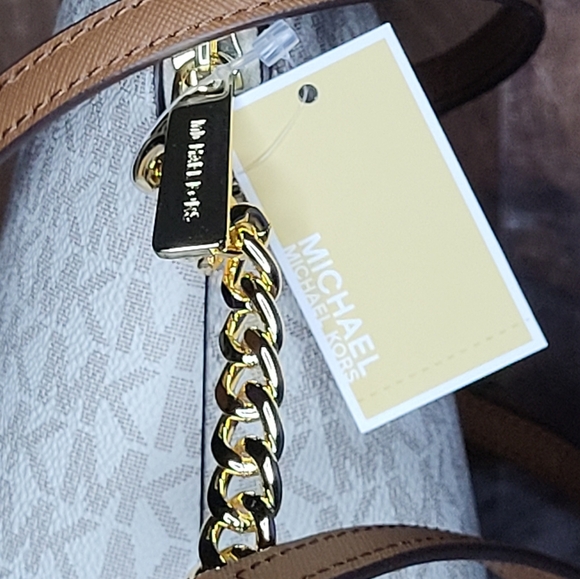 Michael Kors Beige Crossbody Bag - Picture 10 of 17